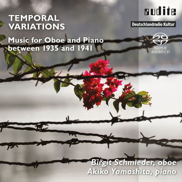 Temporal Variations : Music For Oboe and Piano Between 1935 and 1941 / Birgit Schmieder, Oboe.