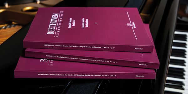 Sämtliche Sonaten Für Klavier = Complete Sonatas For Pianoforte, Vols. I-III / Ed. Jonathan Del Mar.